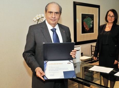 José Roberto Tadros assume a Presidência da CNC