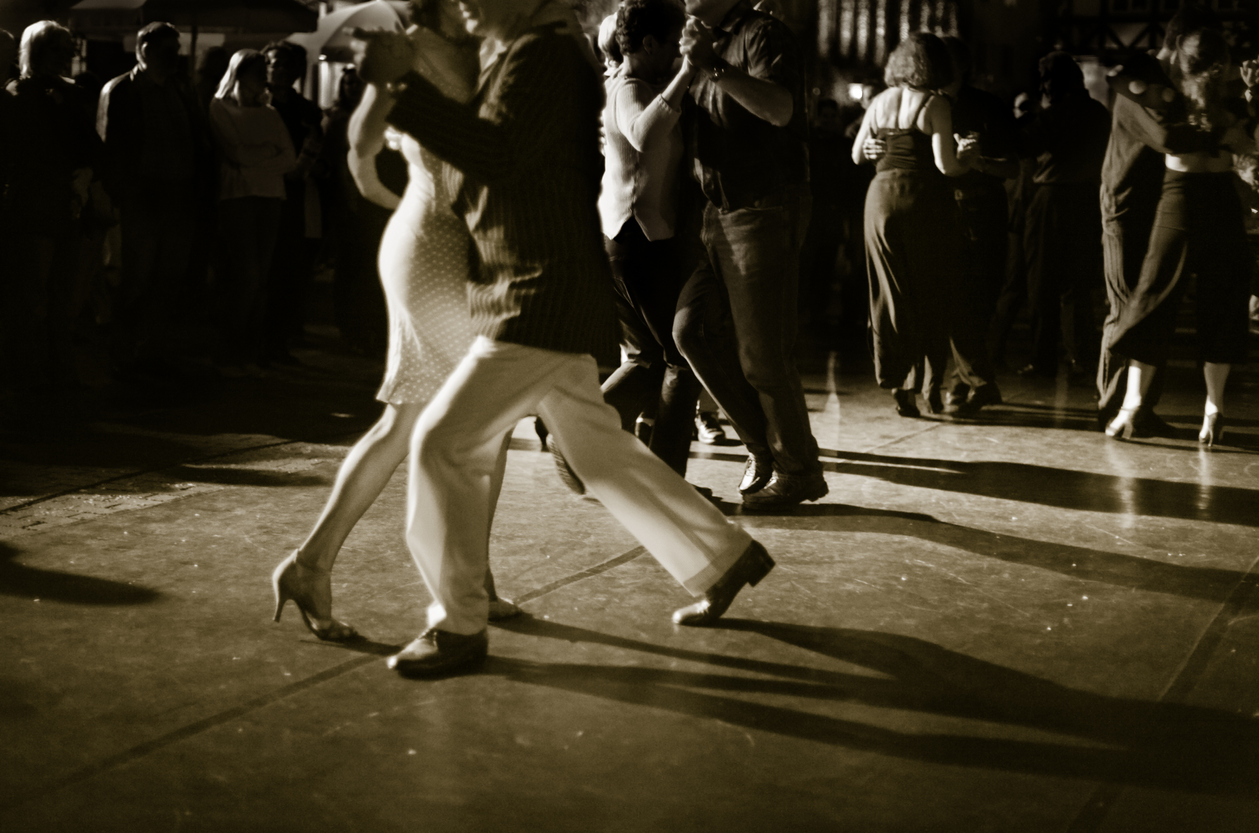 ‘Vem Bailar’ convida público a reviver bailes dançantes em Manaus