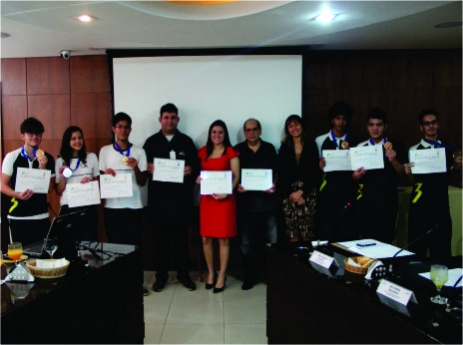 Alunos da Escola Sesc recebem homenagem da Fecomércio AM por desempenho na Olimpíada Brasileira de Geografia