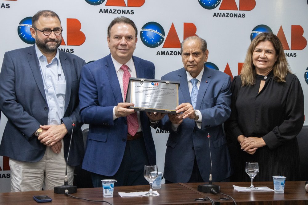 OAB Amazonas homenageia José Roberto Tadros